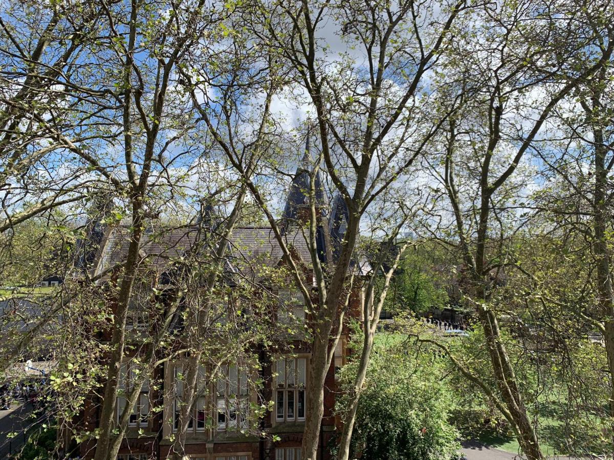 Lovely Apartment In Victoria Park Village London Exterior photo
